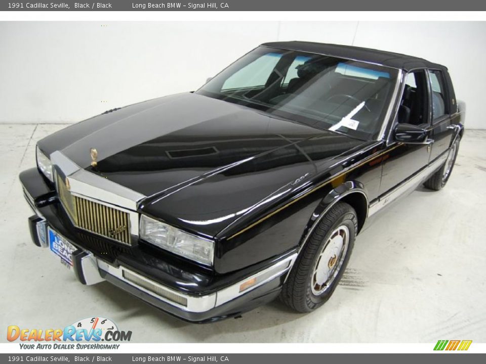 Front 3/4 View of 1991 Cadillac Seville  Photo #8