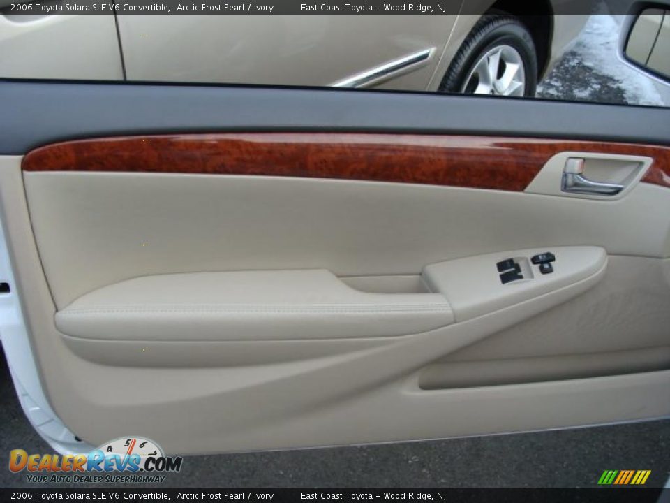 2006 Toyota Solara SLE V6 Convertible Arctic Frost Pearl / Ivory Photo #6
