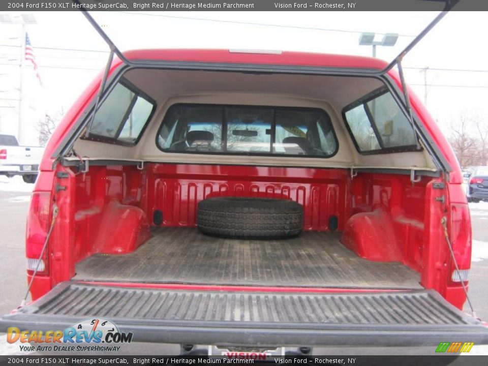 2004 Ford F150 XLT Heritage SuperCab Bright Red / Heritage Medium Parchment Photo #5