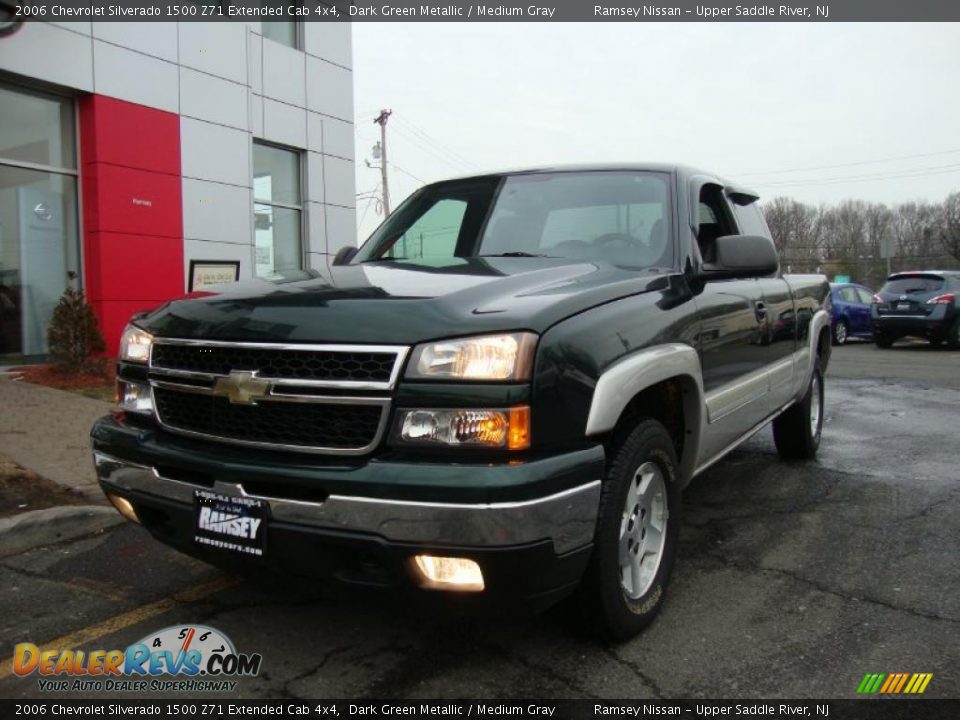 2006 Chevrolet Silverado 1500 Z71 Extended Cab 4x4 Dark Green Metallic / Medium Gray Photo #1