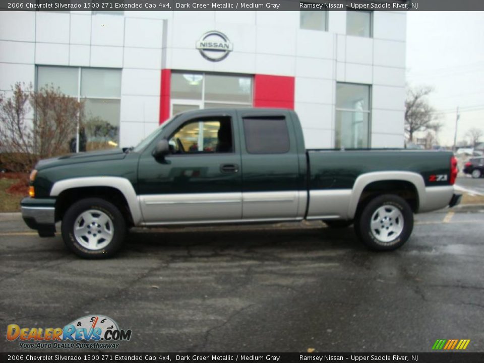 2006 Chevrolet Silverado 1500 Z71 Extended Cab 4x4 Dark Green Metallic / Medium Gray Photo #2