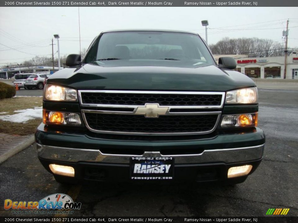 2006 Chevrolet Silverado 1500 Z71 Extended Cab 4x4 Dark Green Metallic / Medium Gray Photo #8