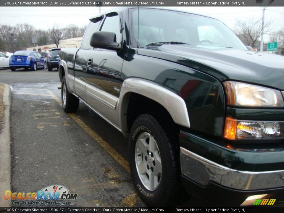 2006 Chevrolet Silverado 1500 Z71 Extended Cab 4x4 Dark Green Metallic / Medium Gray Photo #9
