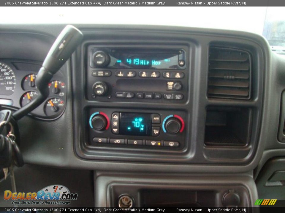 2006 Chevrolet Silverado 1500 Z71 Extended Cab 4x4 Dark Green Metallic / Medium Gray Photo #19