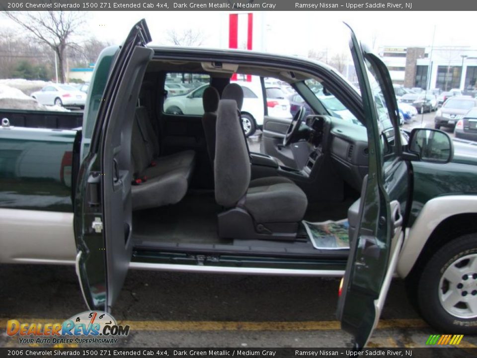 2006 Chevrolet Silverado 1500 Z71 Extended Cab 4x4 Dark Green Metallic / Medium Gray Photo #27