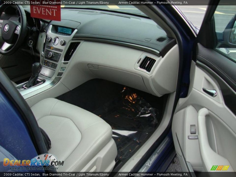 2009 Cadillac CTS Sedan Blue Diamond Tri-Coat / Light Titanium/Ebony Photo #17