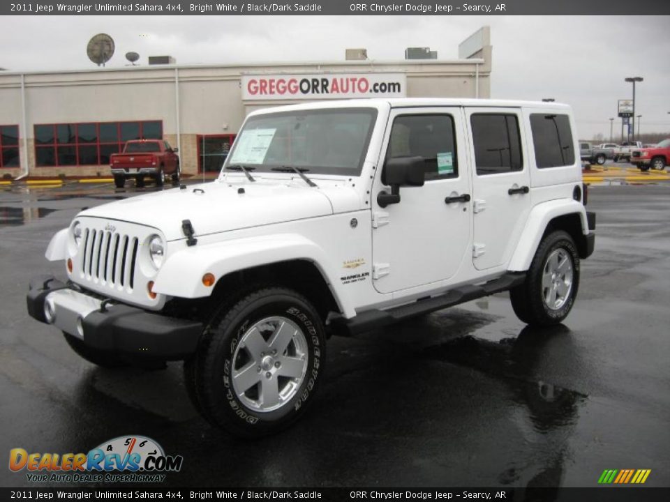 2011 Jeep Wrangler Unlimited Sahara 4x4 Bright White / Black/Dark Saddle Photo #1