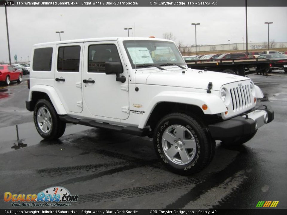 Front 3/4 View of 2011 Jeep Wrangler Unlimited Sahara 4x4 Photo #3