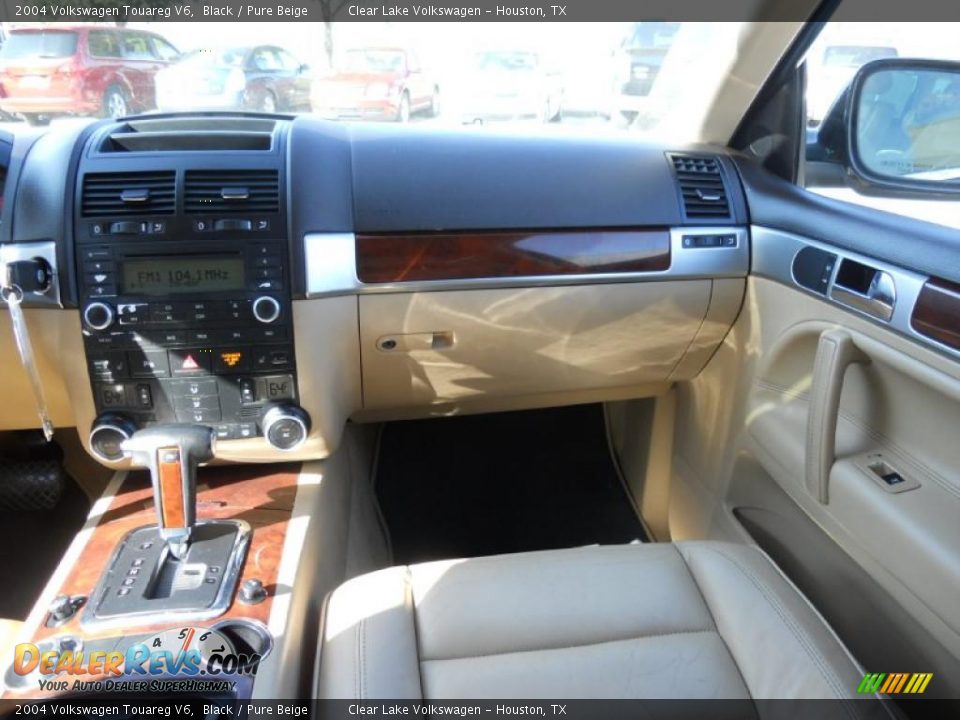 2004 Volkswagen Touareg V6 Black / Pure Beige Photo #19