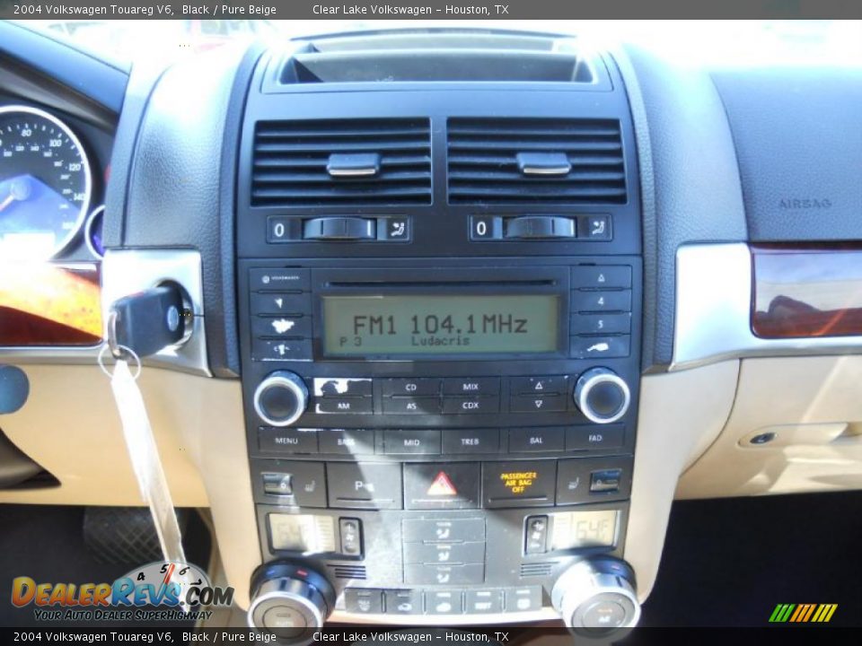 2004 Volkswagen Touareg V6 Black / Pure Beige Photo #21