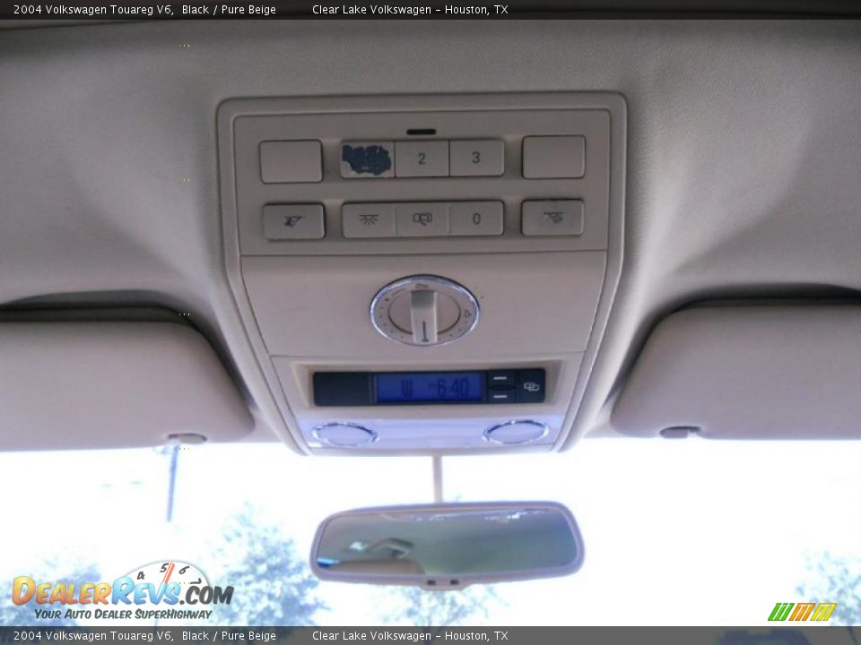 2004 Volkswagen Touareg V6 Black / Pure Beige Photo #23
