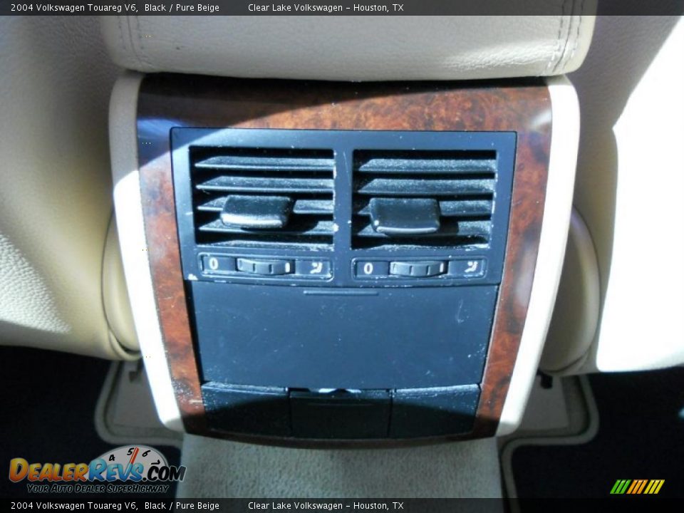 2004 Volkswagen Touareg V6 Black / Pure Beige Photo #24