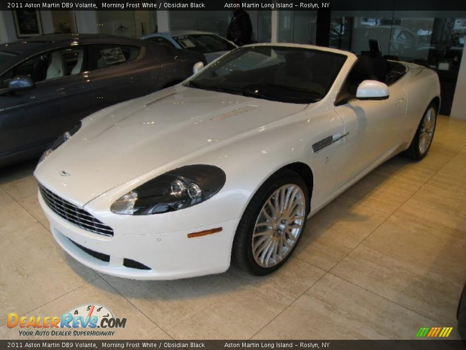 Front 3/4 View of 2011 Aston Martin DB9 Volante Photo #3