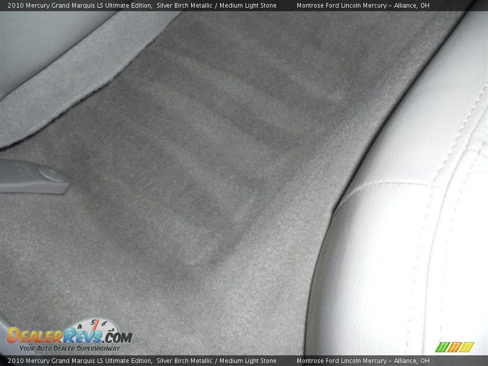 2010 Mercury Grand Marquis LS Ultimate Edition Silver Birch Metallic / Medium Light Stone Photo #15