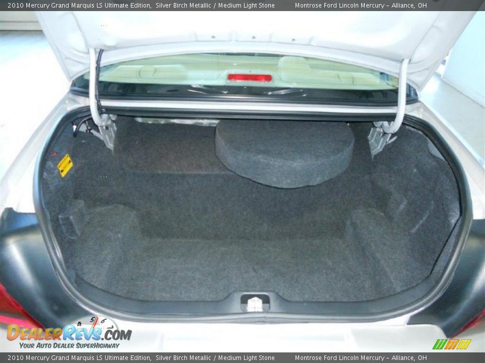 2010 Mercury Grand Marquis LS Ultimate Edition Silver Birch Metallic / Medium Light Stone Photo #25