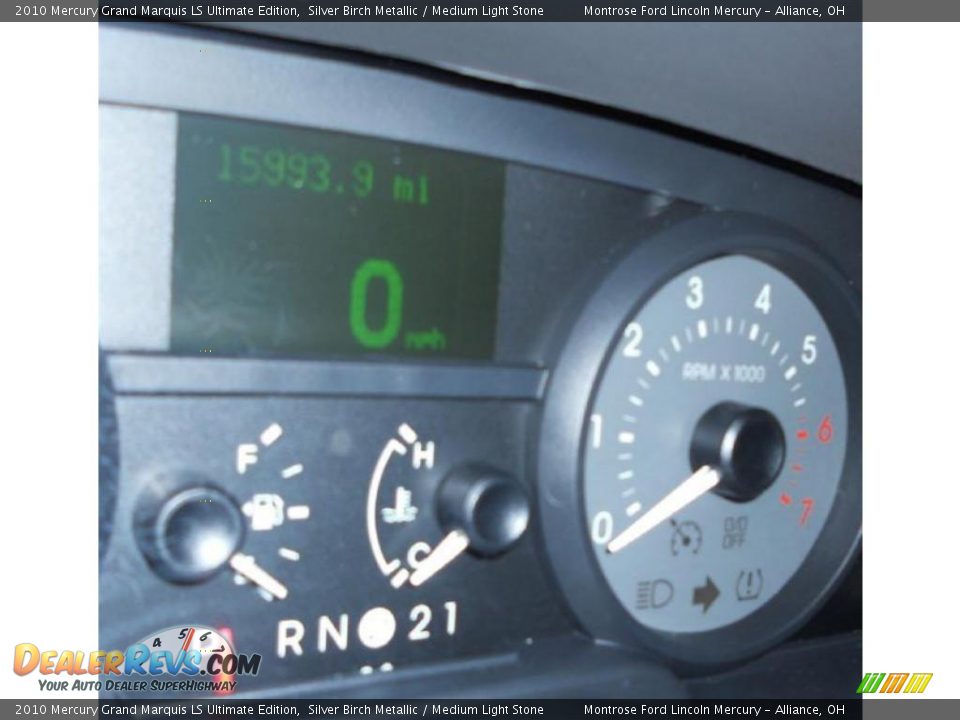 2010 Mercury Grand Marquis LS Ultimate Edition Silver Birch Metallic / Medium Light Stone Photo #27