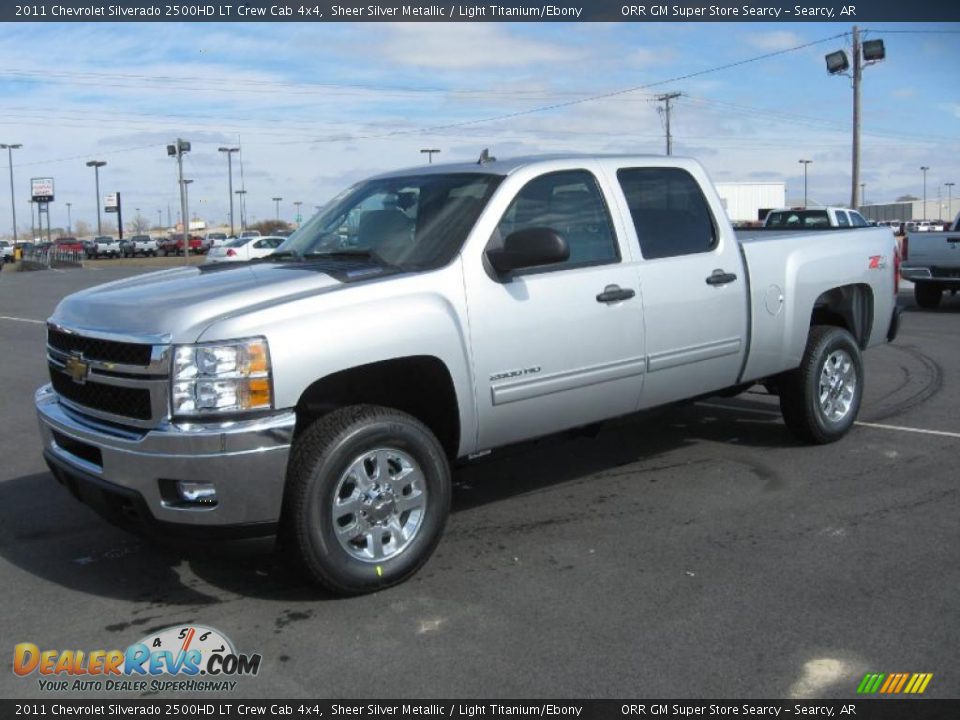Front 3/4 View of 2011 Chevrolet Silverado 2500HD LT Crew Cab 4x4 Photo #1