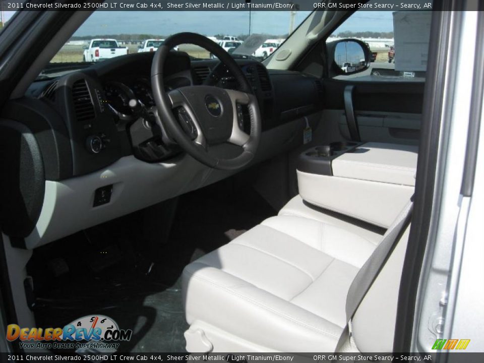 Light Titanium/Ebony Interior - 2011 Chevrolet Silverado 2500HD LT Crew Cab 4x4 Photo #11