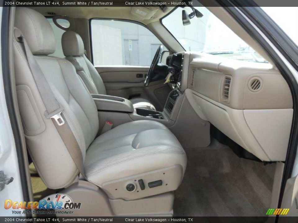 Tan/Neutral Interior - 2004 Chevrolet Tahoe LT 4x4 Photo #16