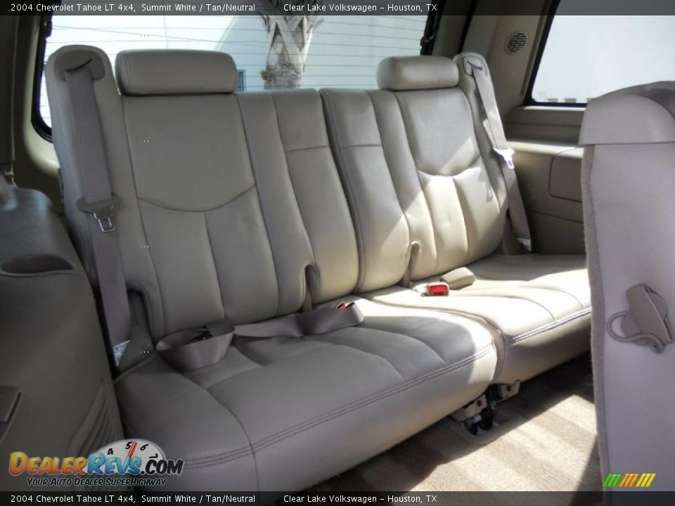 Tan/Neutral Interior - 2004 Chevrolet Tahoe LT 4x4 Photo #19