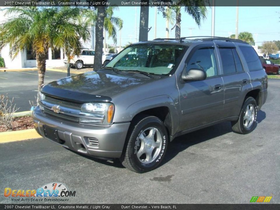 2007 Chevrolet TrailBlazer LS Graystone Metallic / Light Gray Photo #1