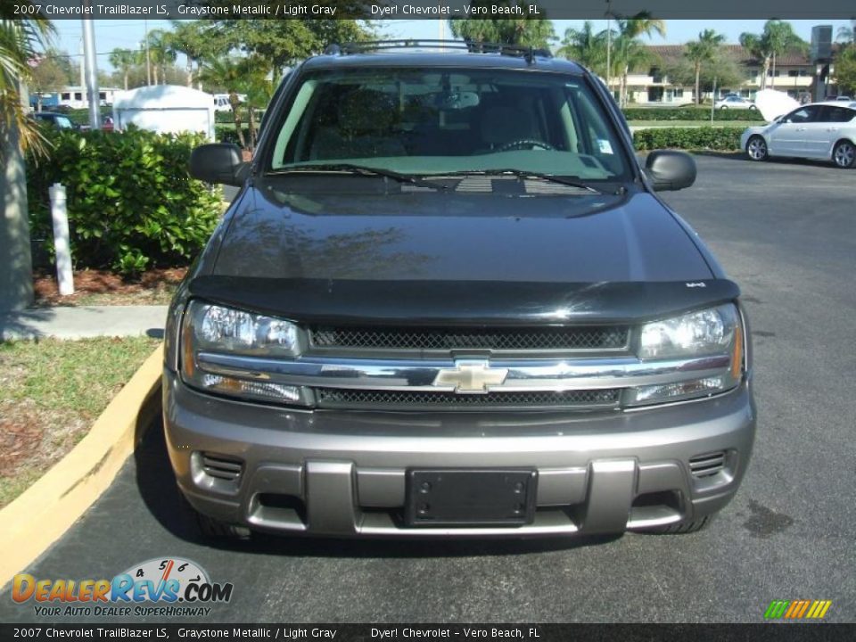 2007 Chevrolet TrailBlazer LS Graystone Metallic / Light Gray Photo #2