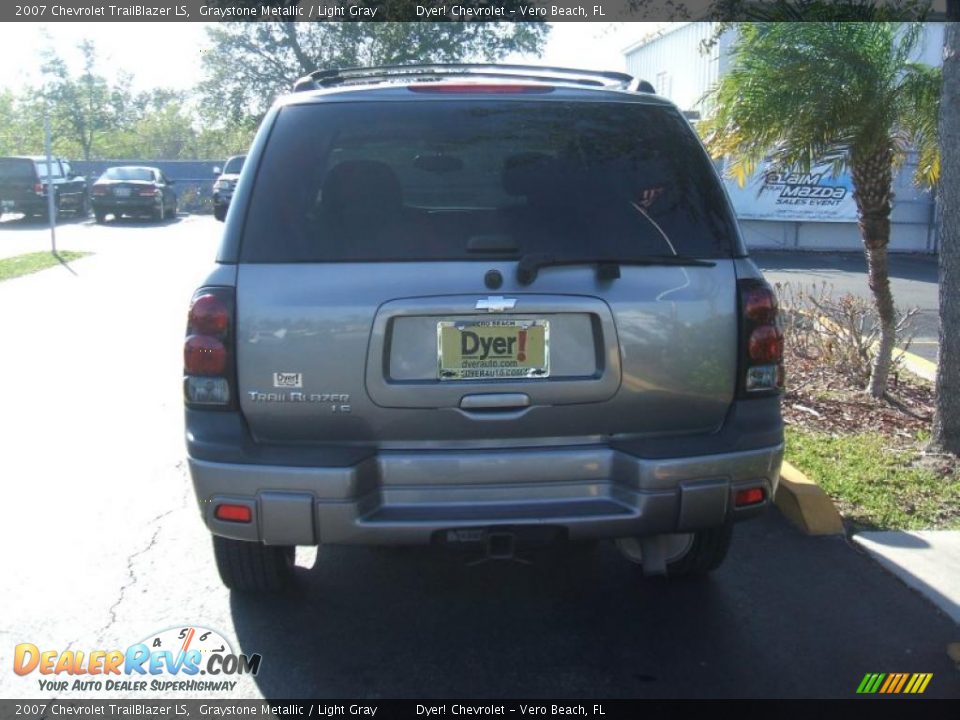 2007 Chevrolet TrailBlazer LS Graystone Metallic / Light Gray Photo #4