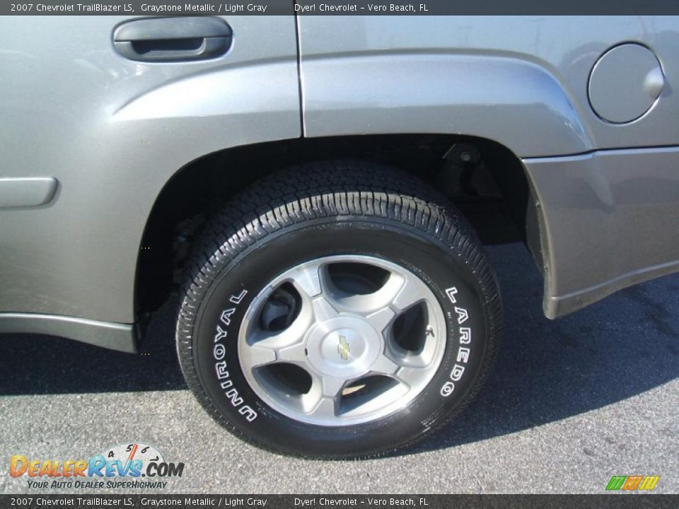 2007 Chevrolet TrailBlazer LS Graystone Metallic / Light Gray Photo #5