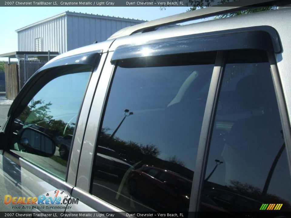2007 Chevrolet TrailBlazer LS Graystone Metallic / Light Gray Photo #7