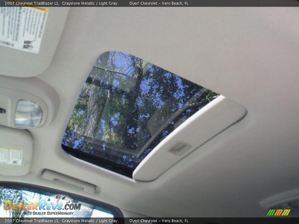 2007 Chevrolet TrailBlazer LS Graystone Metallic / Light Gray Photo #8