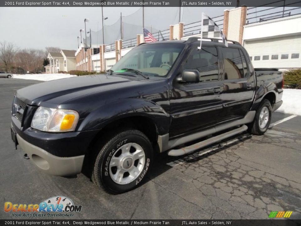 Front 3/4 View of 2001 Ford Explorer Sport Trac 4x4 Photo #1