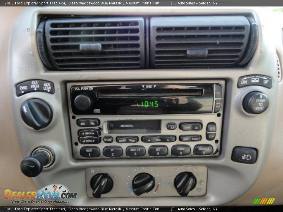 Controls of 2001 Ford Explorer Sport Trac 4x4 Photo #15