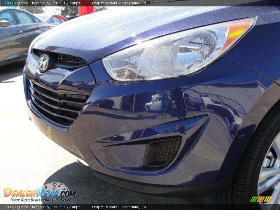2011 Hyundai Tucson GLS Iris Blue / Taupe Photo #9