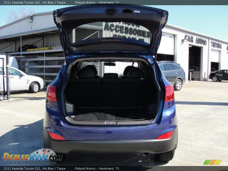 2011 Hyundai Tucson GLS Iris Blue / Taupe Photo #17