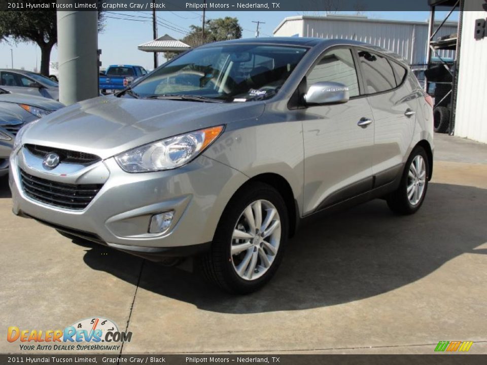 Front 3/4 View of 2011 Hyundai Tucson Limited Photo #7