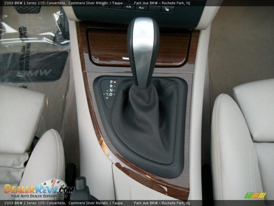 2009 BMW 1 Series 135i Convertible Shifter Photo #20