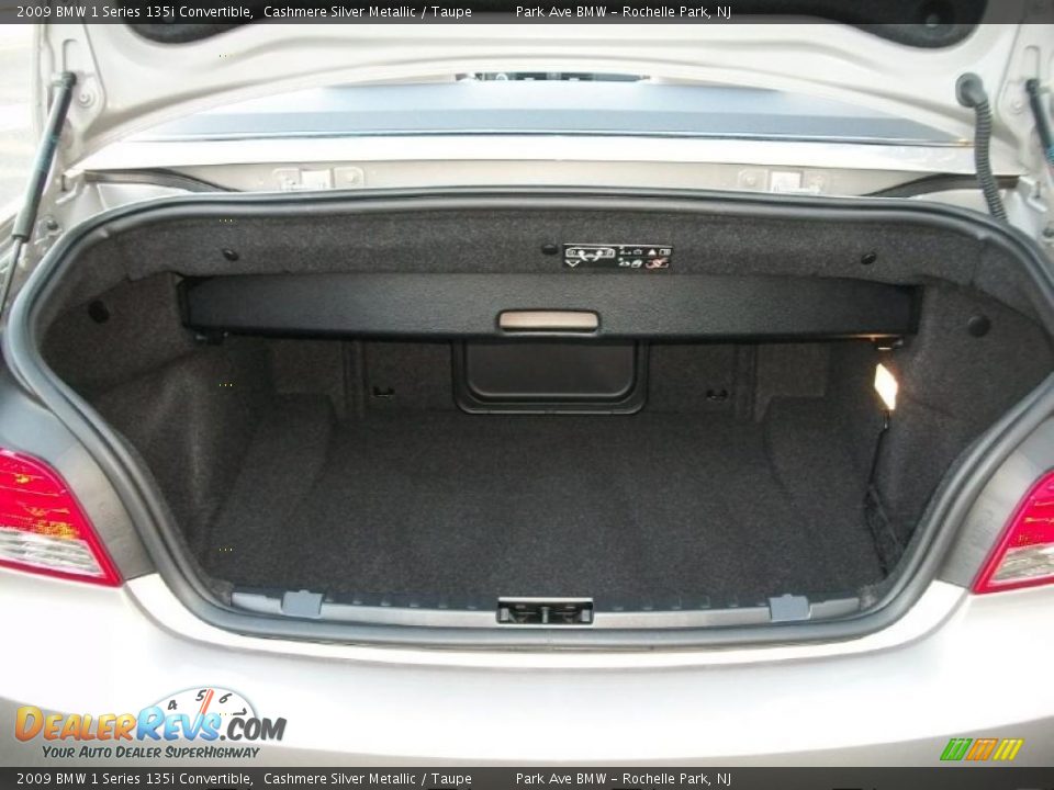 2009 BMW 1 Series 135i Convertible Trunk Photo #21