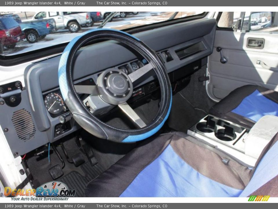 1989 Jeep Wrangler Islander 4x4 White / Gray Photo #6