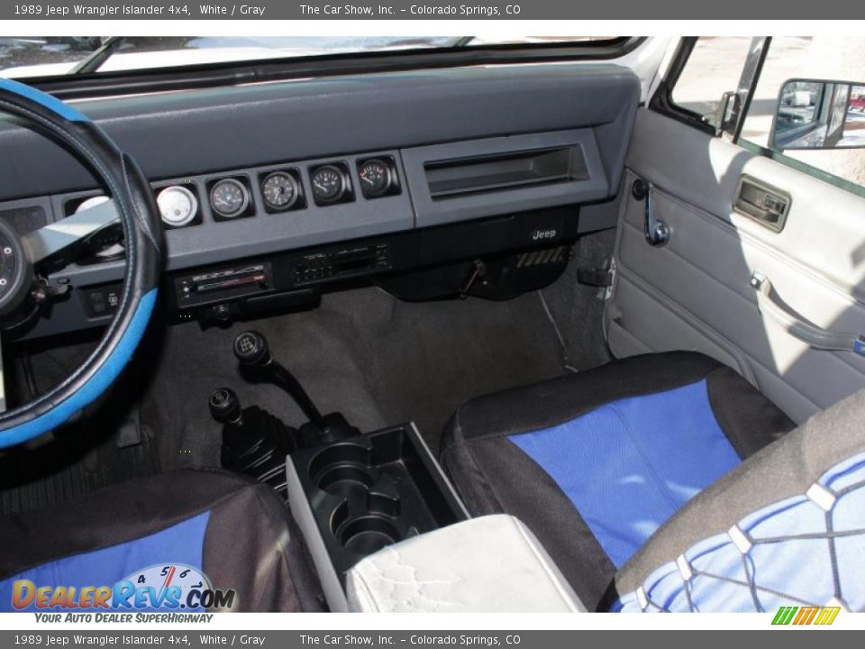 1989 Jeep Wrangler Islander 4x4 White / Gray Photo #9