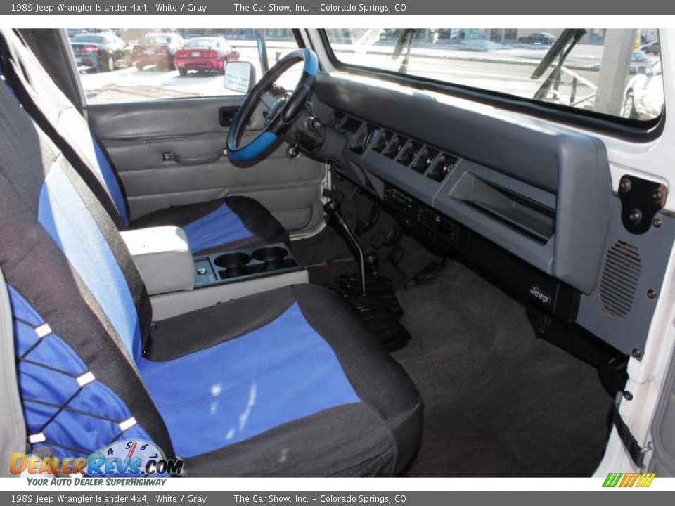 1989 Jeep Wrangler Islander 4x4 White / Gray Photo #10