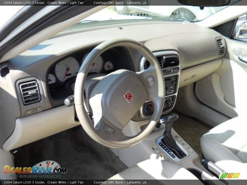 Light Tan Interior 2004 Saturn L300 3 Sedan Photo 8