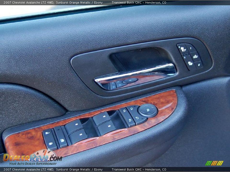 2007 Chevrolet Avalanche LTZ 4WD Sunburst Orange Metallic / Ebony Photo #11