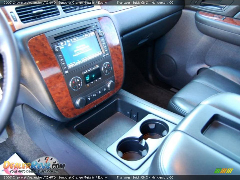 2007 Chevrolet Avalanche LTZ 4WD Sunburst Orange Metallic / Ebony Photo #17