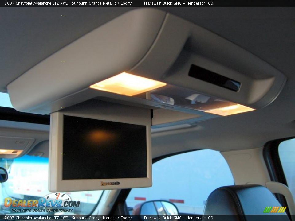 2007 Chevrolet Avalanche LTZ 4WD Sunburst Orange Metallic / Ebony Photo #20