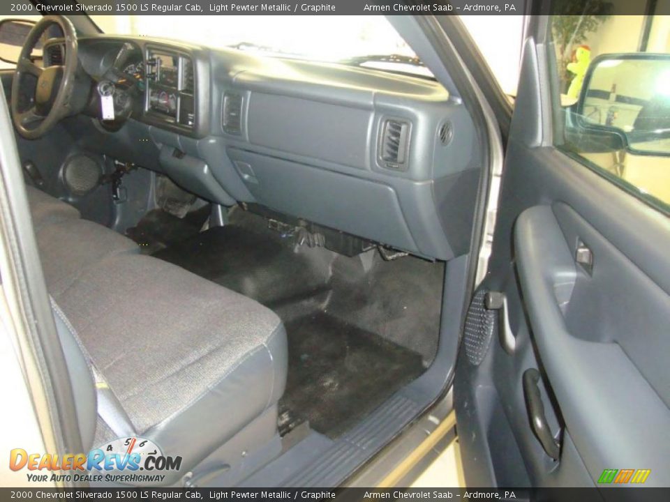 2000 Chevrolet Silverado 1500 LS Regular Cab Light Pewter Metallic / Graphite Photo #14