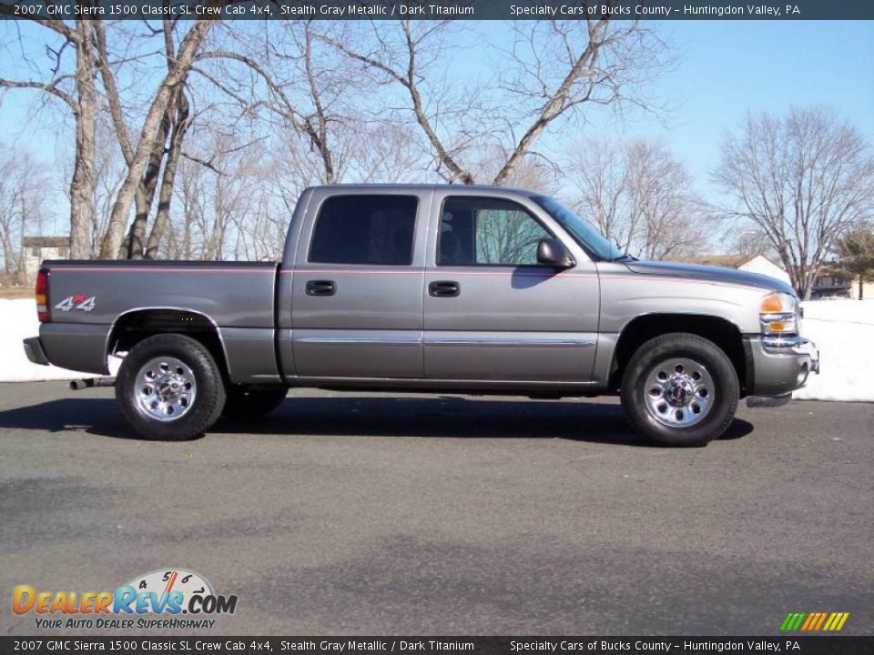 2007 GMC Sierra 1500 Classic SL Crew Cab 4x4 Stealth Gray Metallic / Dark Titanium Photo #4