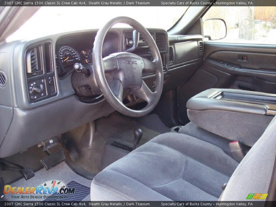 Dashboard of 2007 GMC Sierra 1500 Classic SL Crew Cab 4x4 Photo #30