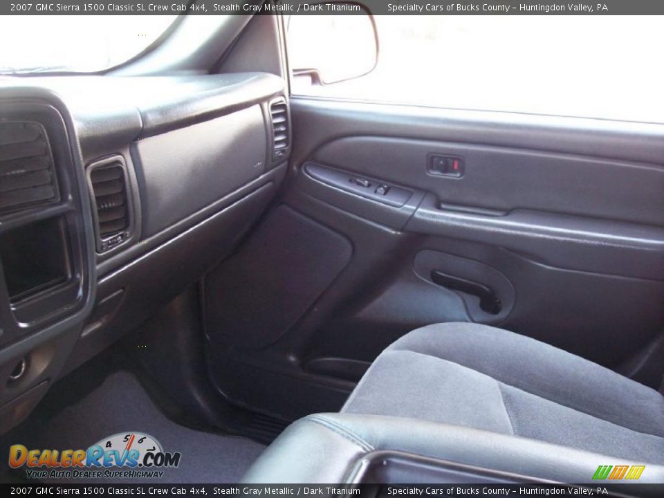 2007 GMC Sierra 1500 Classic SL Crew Cab 4x4 Stealth Gray Metallic / Dark Titanium Photo #34