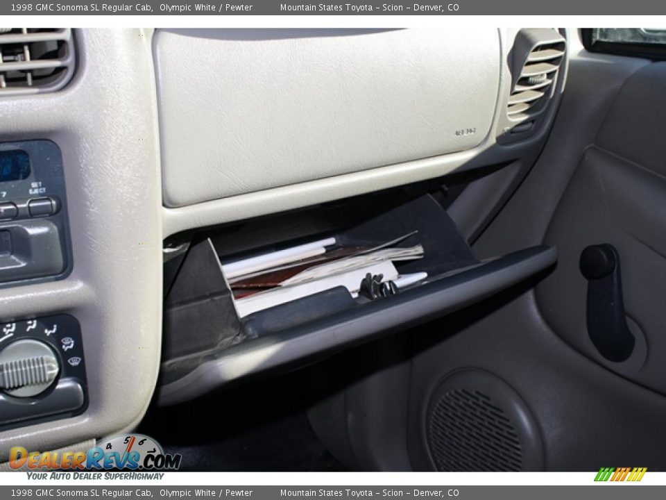 1998 GMC Sonoma SL Regular Cab Olympic White / Pewter Photo #20