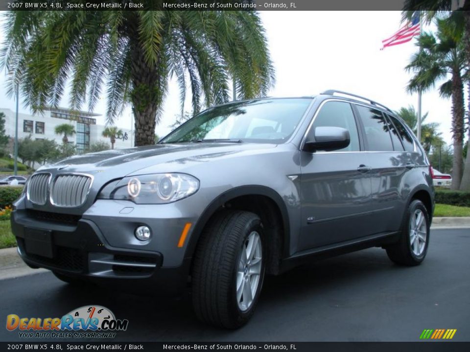 Front 3/4 View of 2007 BMW X5 4.8i Photo #2